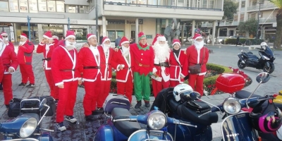 Babbi Natale in Vespa!-1